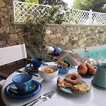 Stile Libero Oda ve Kahvaltı Lacona