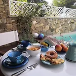 Stile Libero Oda ve Kahvaltı Lacona